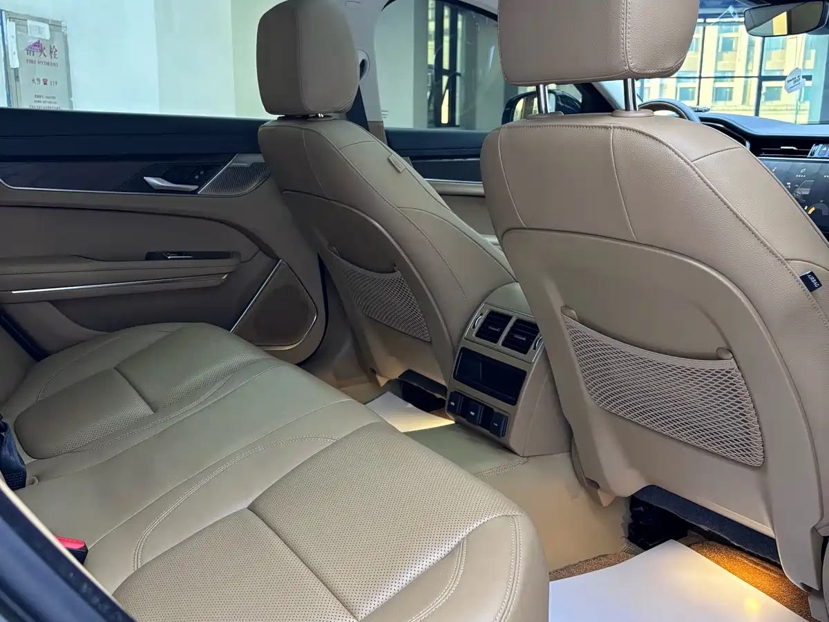 Jaguar XFL 2026 2025 2.0T P250 FWD Luxury Edition
