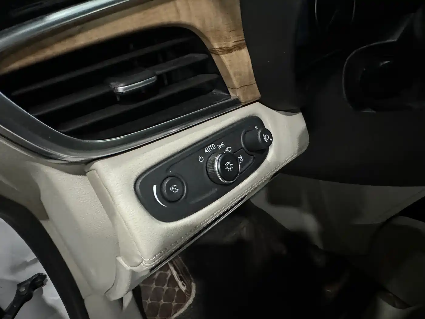 Buick GL8 2017 ES 28T Comfort Type China V фото 11