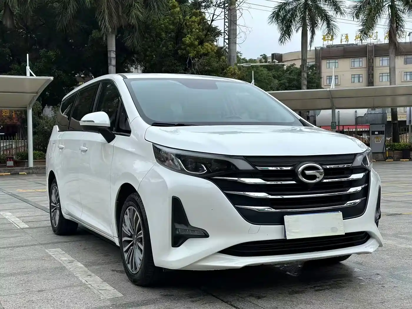 GAC Trumpchi Trumpchi M6 2019 270T Automatic Premium Edition (7-Seater) China V фото 3