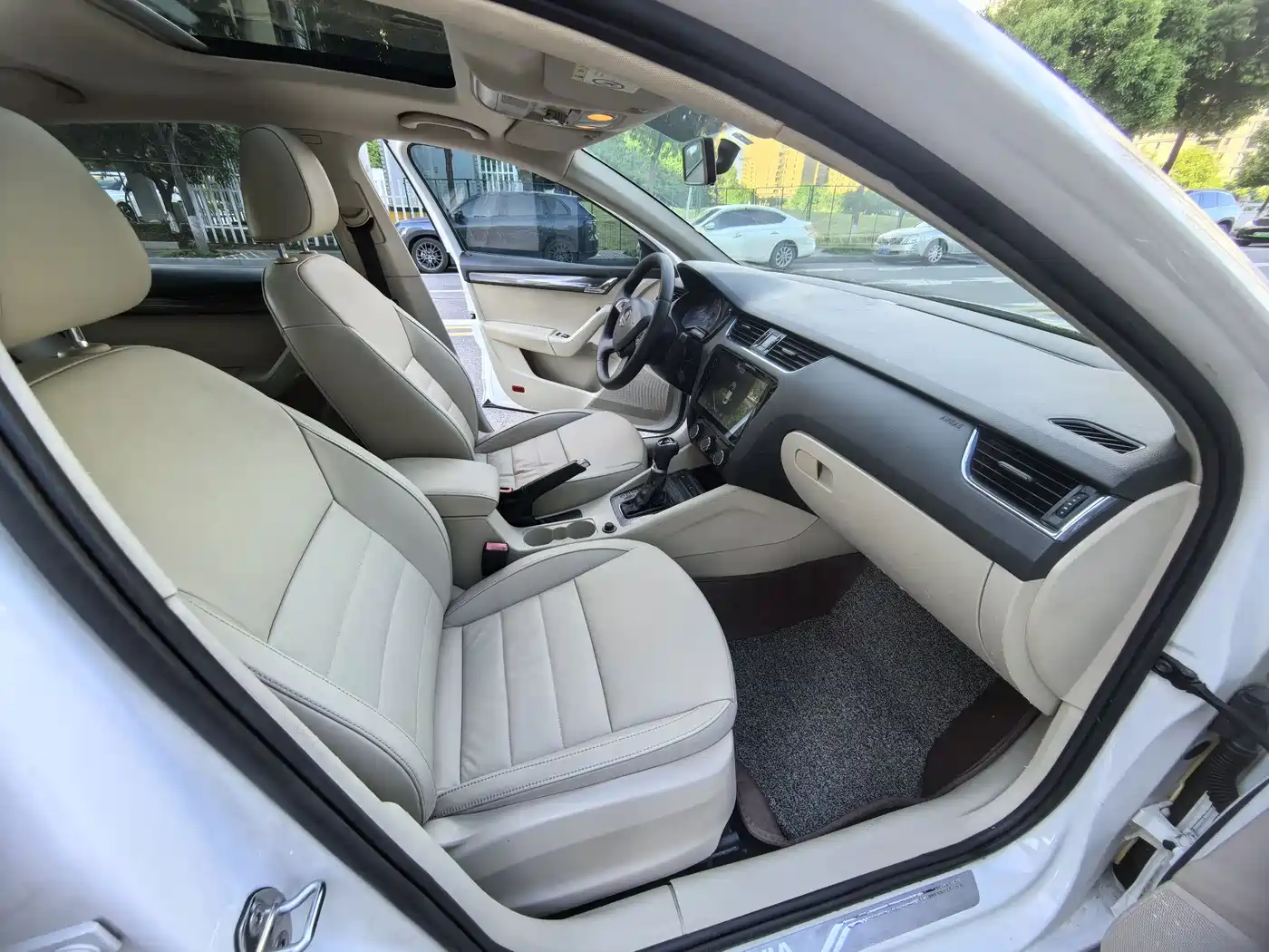 Škoda Octavia 2015 1.6L Automatic逸俊版 фото 9
