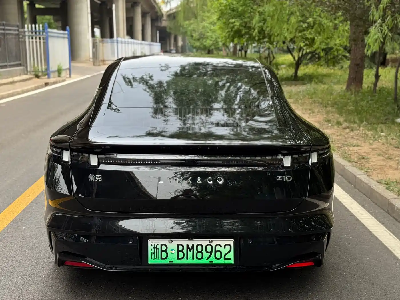 Lynk & Co Z10 2025 STARBUFF 95kWh 766km RWD фото 5