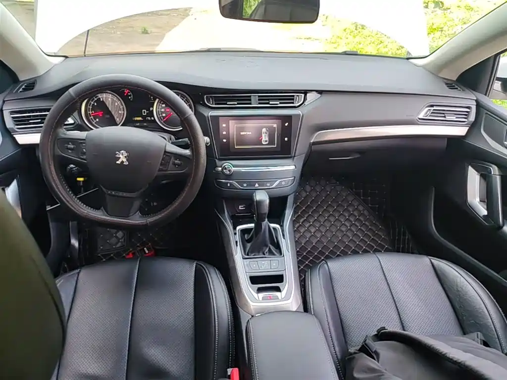 Peugeot 408 2014 1.8L Automatic Luxury Edition фото 10