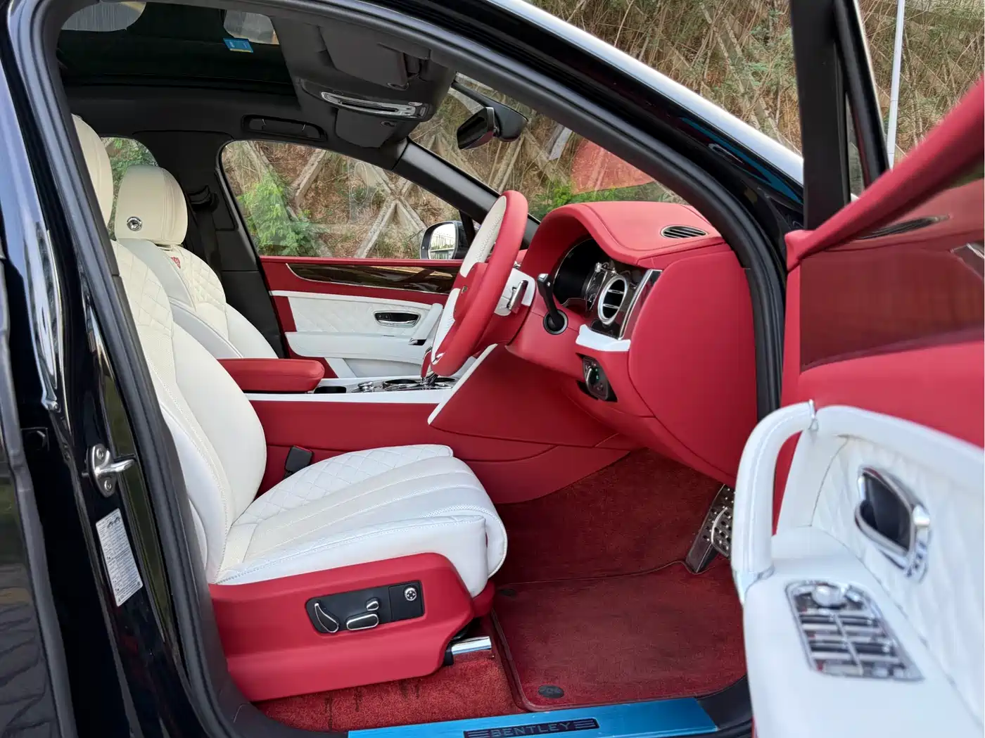 Photo 7 - Bentley Bentayga