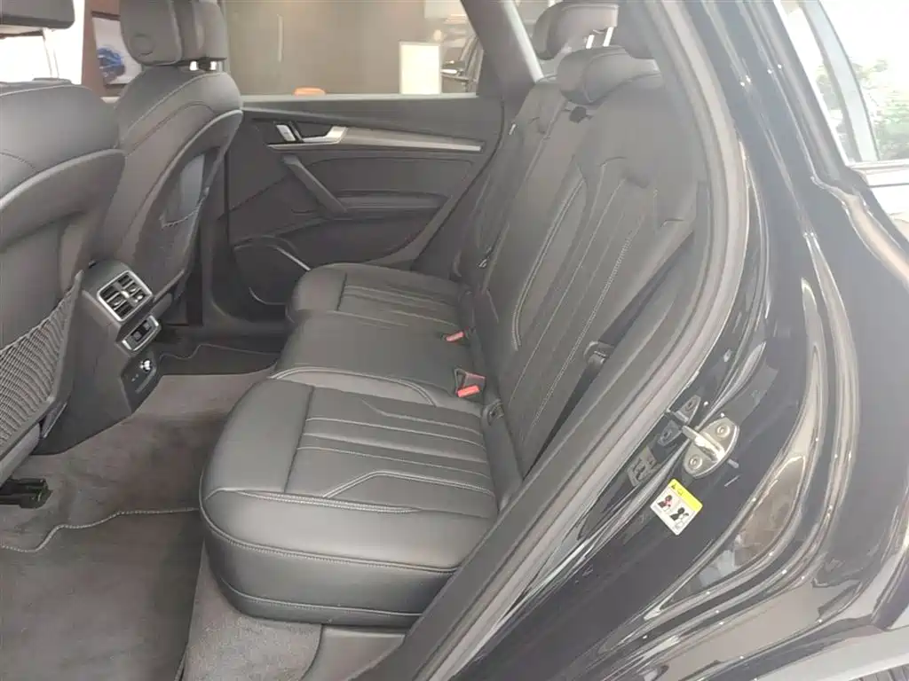 Audi Q5L 2024 Model 40 TFSI Luxury Dynamic фото 24