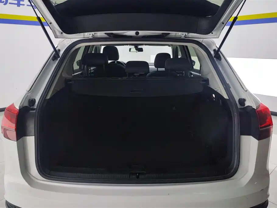 Volkswagen Tayron 2019 330TSI 2WD Luxury China VI фото 4