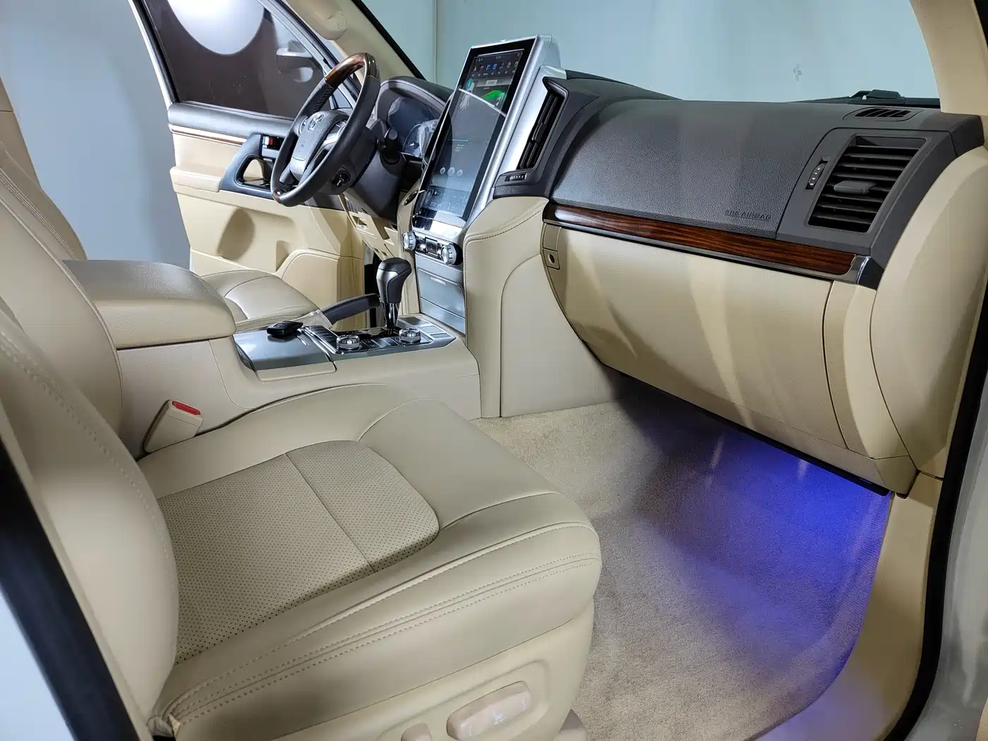 Toyota Land Cruiser (Import) 2015 4.0L V6 Middle East Limited Edition фото 5