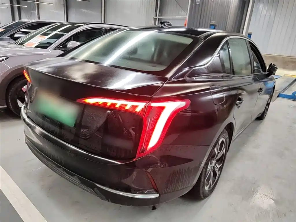 Hongqi E-QM5 2021 Charging Flag Joy Edition фото 7