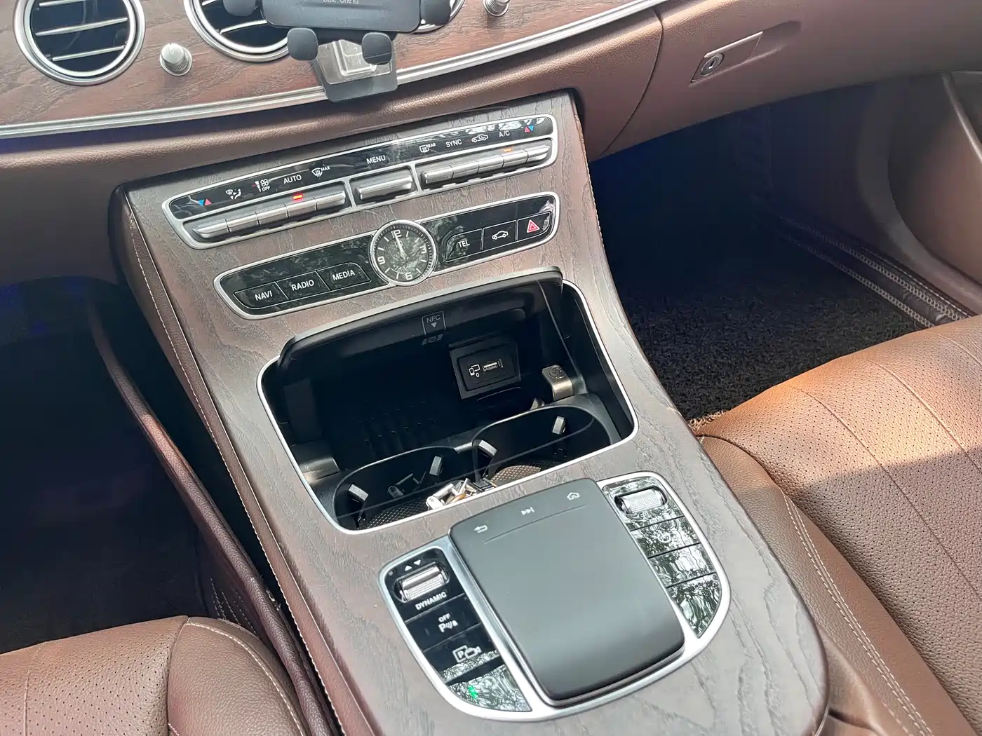 Mercedes-Benz E-Class 2020 E 300 L Fashion фото 15