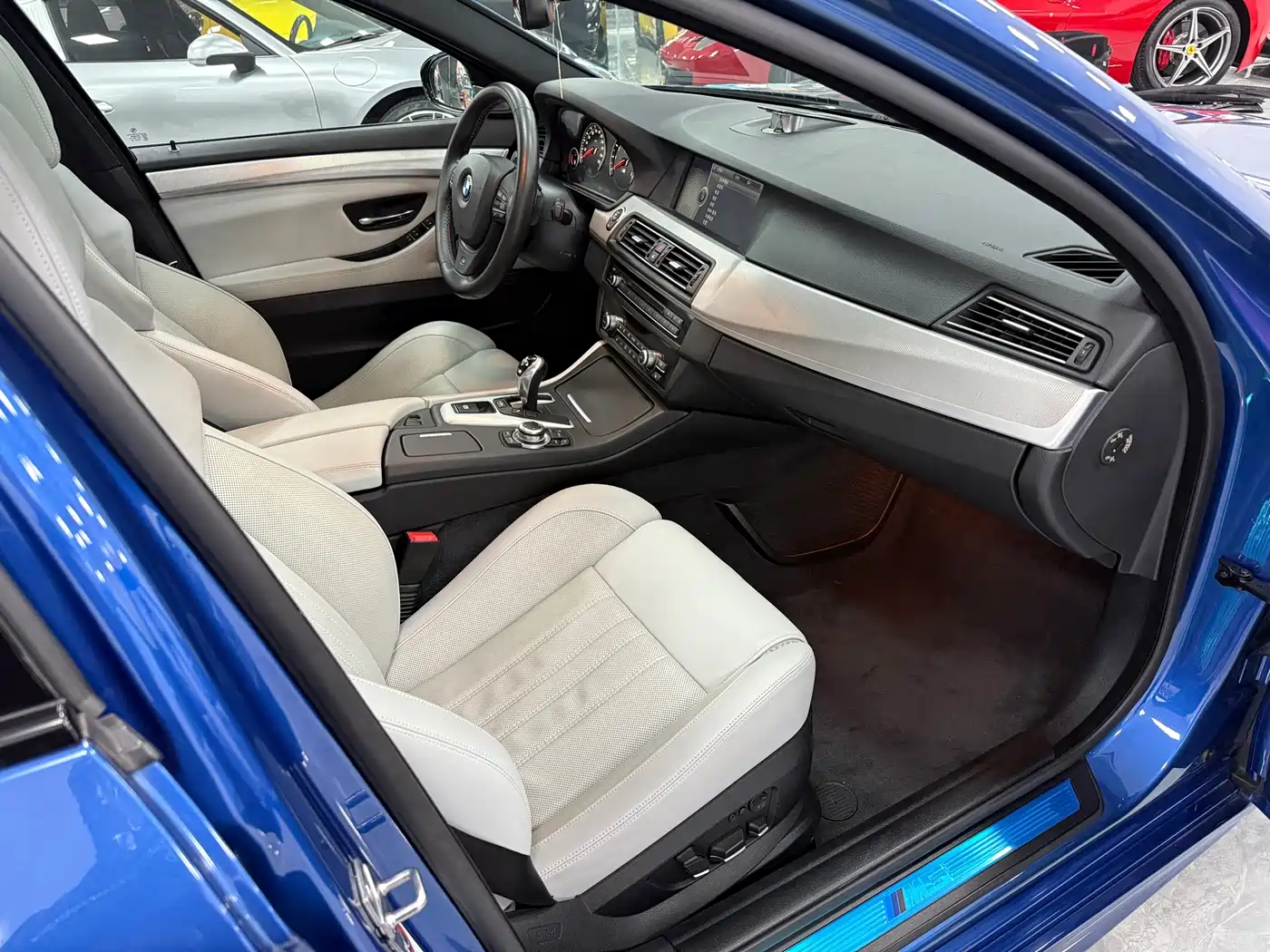 BMW M5 2012 M5 фото 15