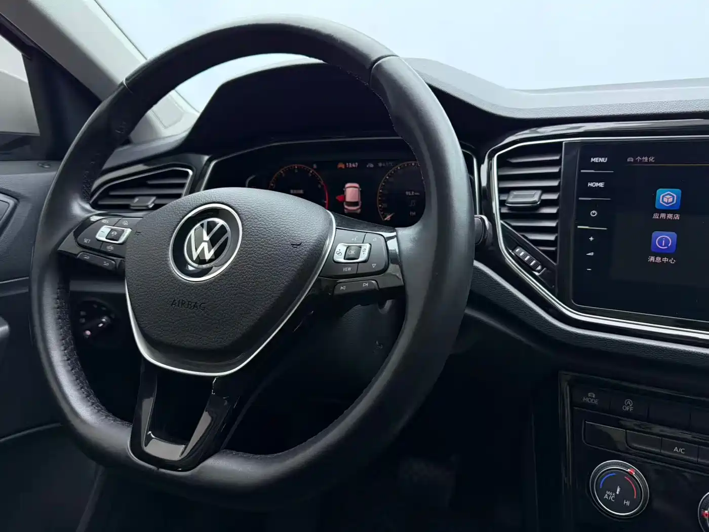Volkswagen T-ROC 2022 280TSI DSG 2WD Comfort PLUS фото 12