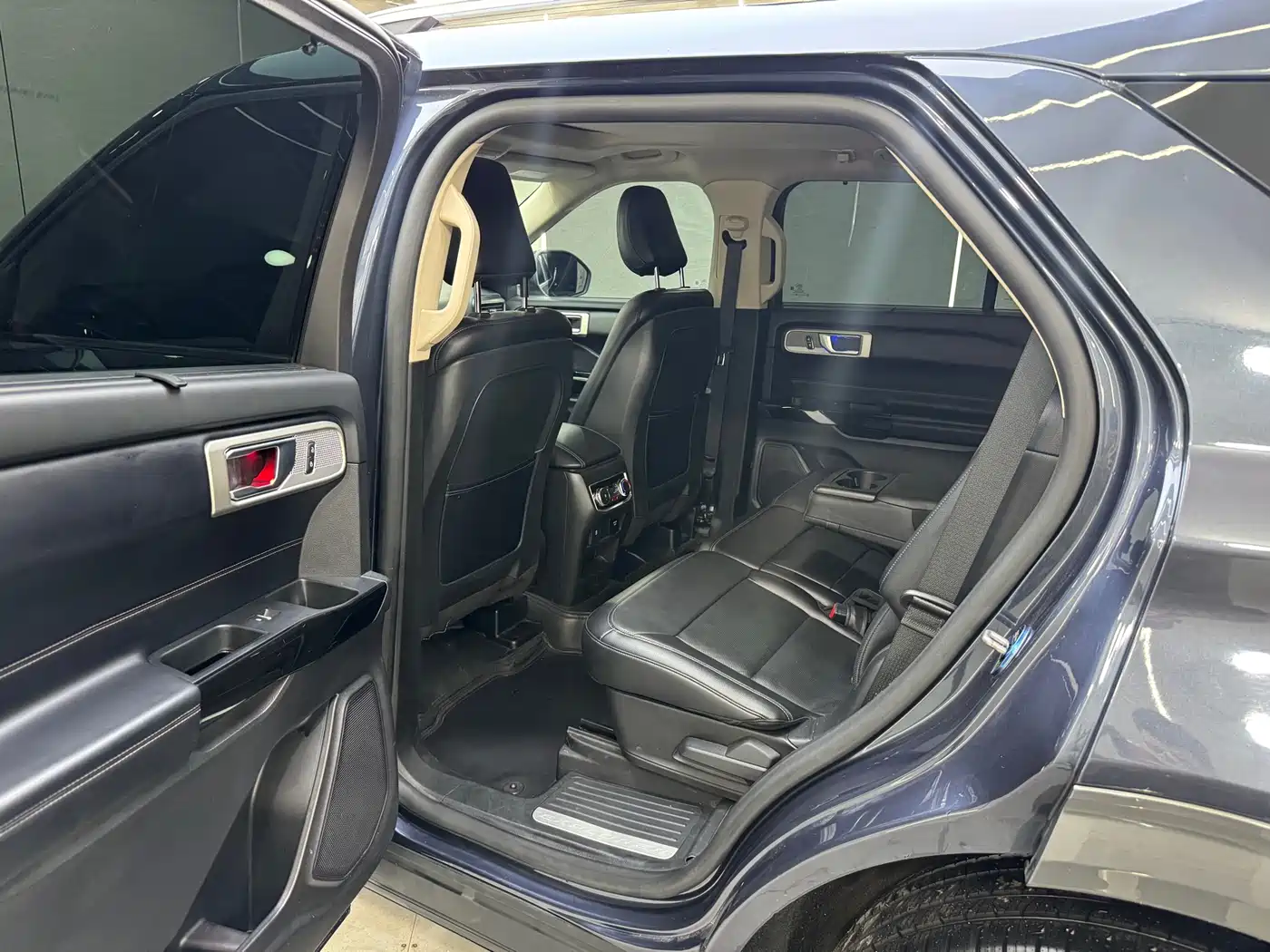 Ford Explorer 2020 EcoBoost 285 AWD Titanium Edition 7-Seater фото 22