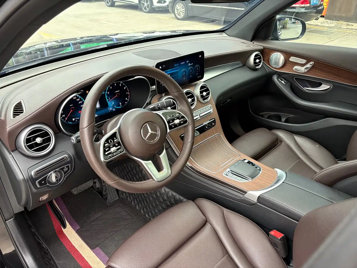Mercedes-Benz GLC 2020 GLC 300 L 4MATIC Luxury фото 4