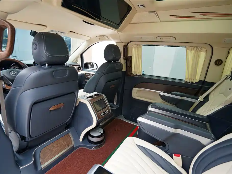 Mercedes-Benz V-Class 2022 V 260 L Long Wheelbase Luxury Edition фото 15