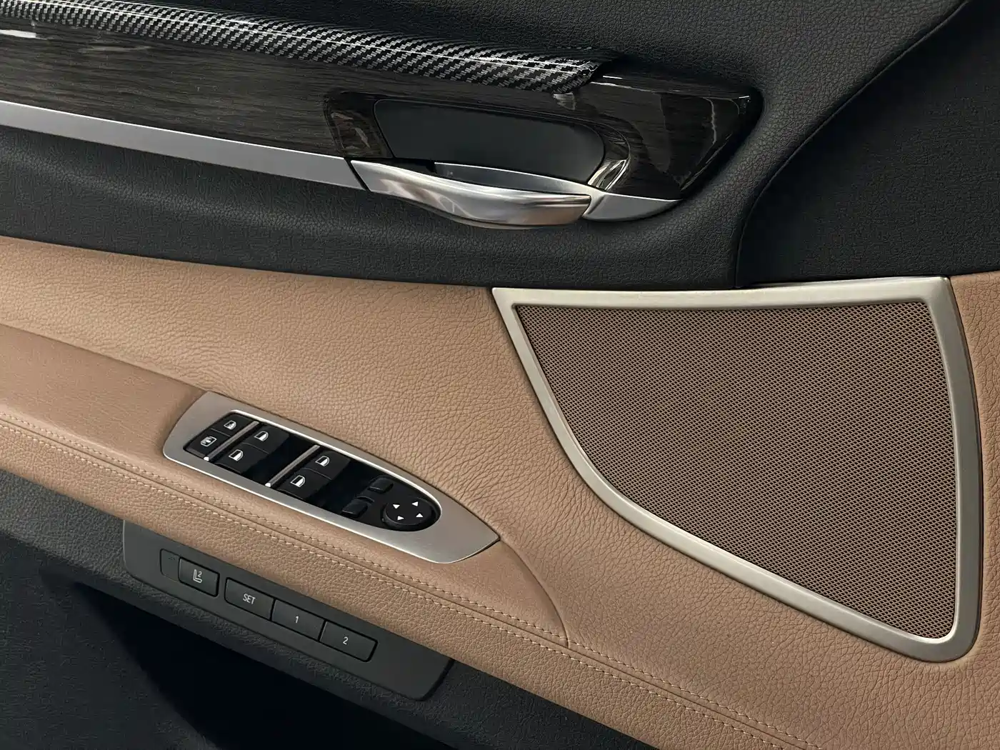 BMW 7 Series 2013 Model 740Li Leading фото 25