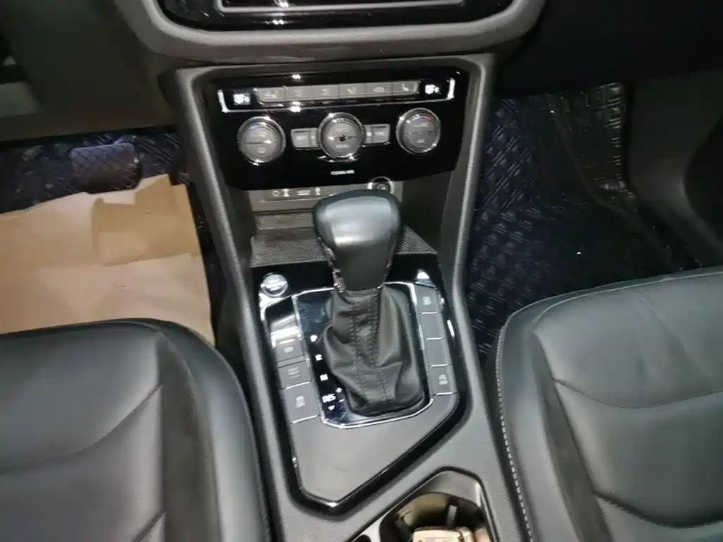 Volkswagen Tiguan L 2018 380TSI Automatic AWD Luxury Edition фото 14