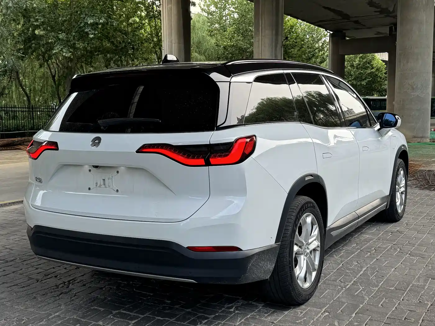 NIO ES8 2019 2018 425KM Base Edition 7-Seater