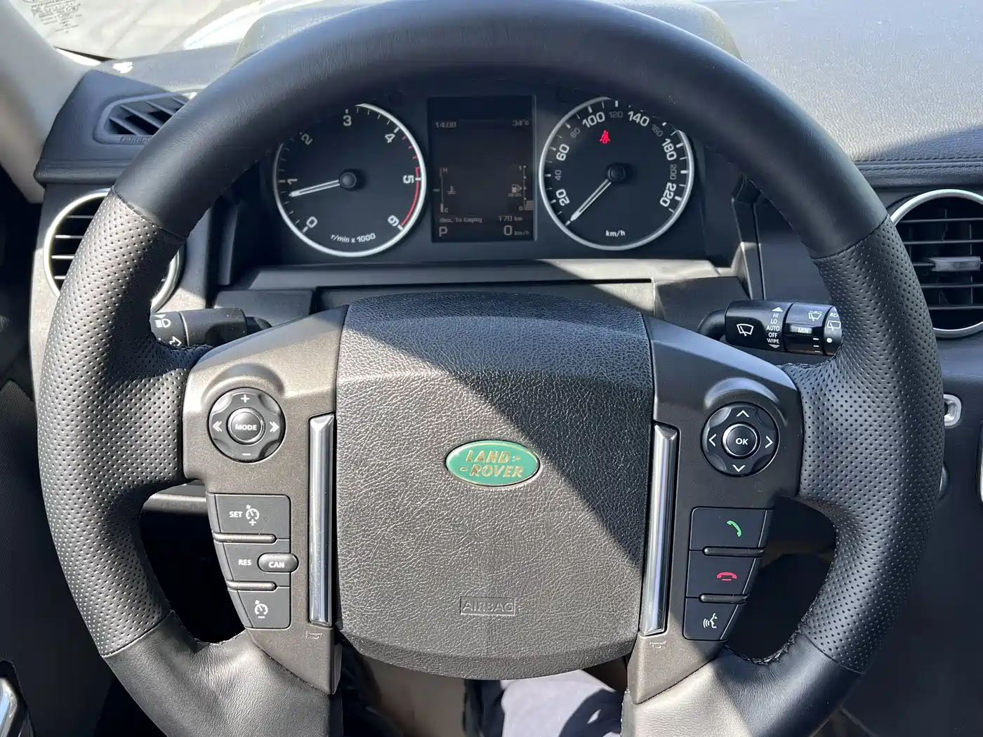 Land Rover Discovery 2010 3.0TDV6 HSE Diesel фото 14