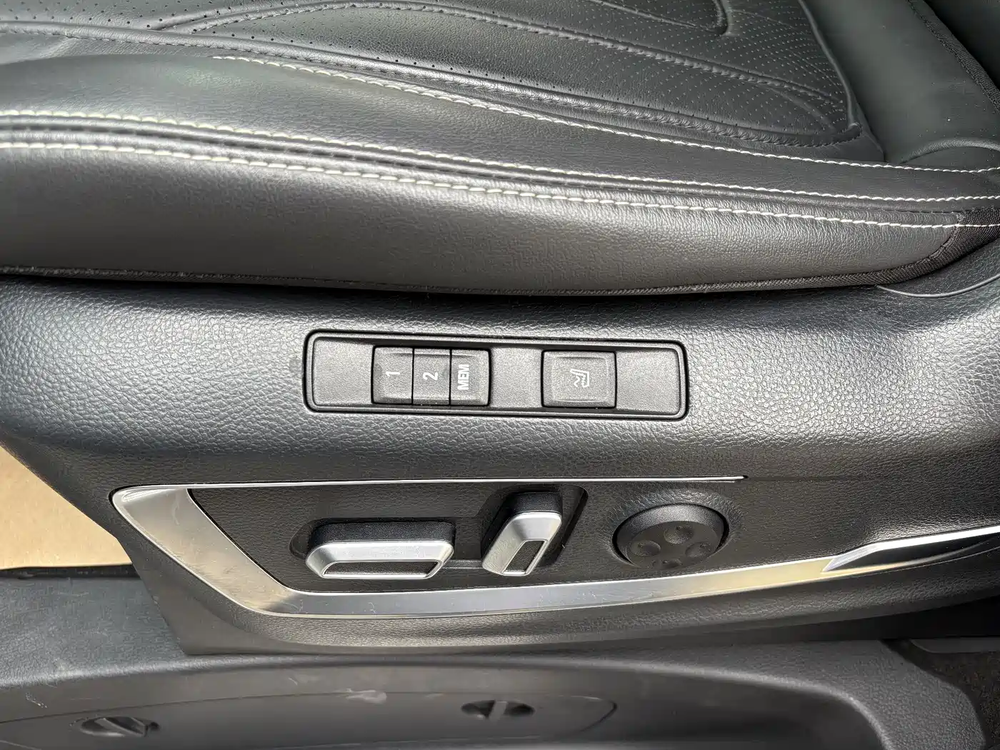 SAIC Maxus Maxus G20 2021 PLUS 2.0T Gasoline Automatic Intelligent Premium Edition фото 13