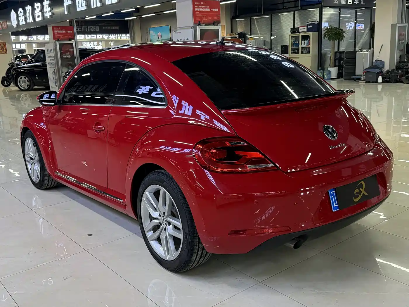 Volkswagen Beetle 2016 Model 180TSI Club Edition фото 4