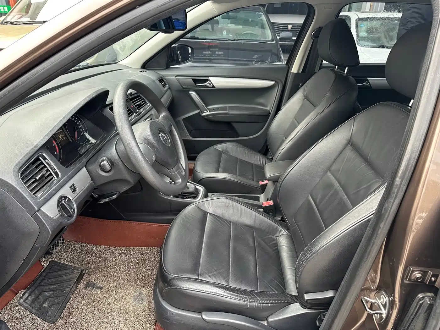 Volkswagen Lavida Tour 2013 1.6L Automatic Comfort фото 7