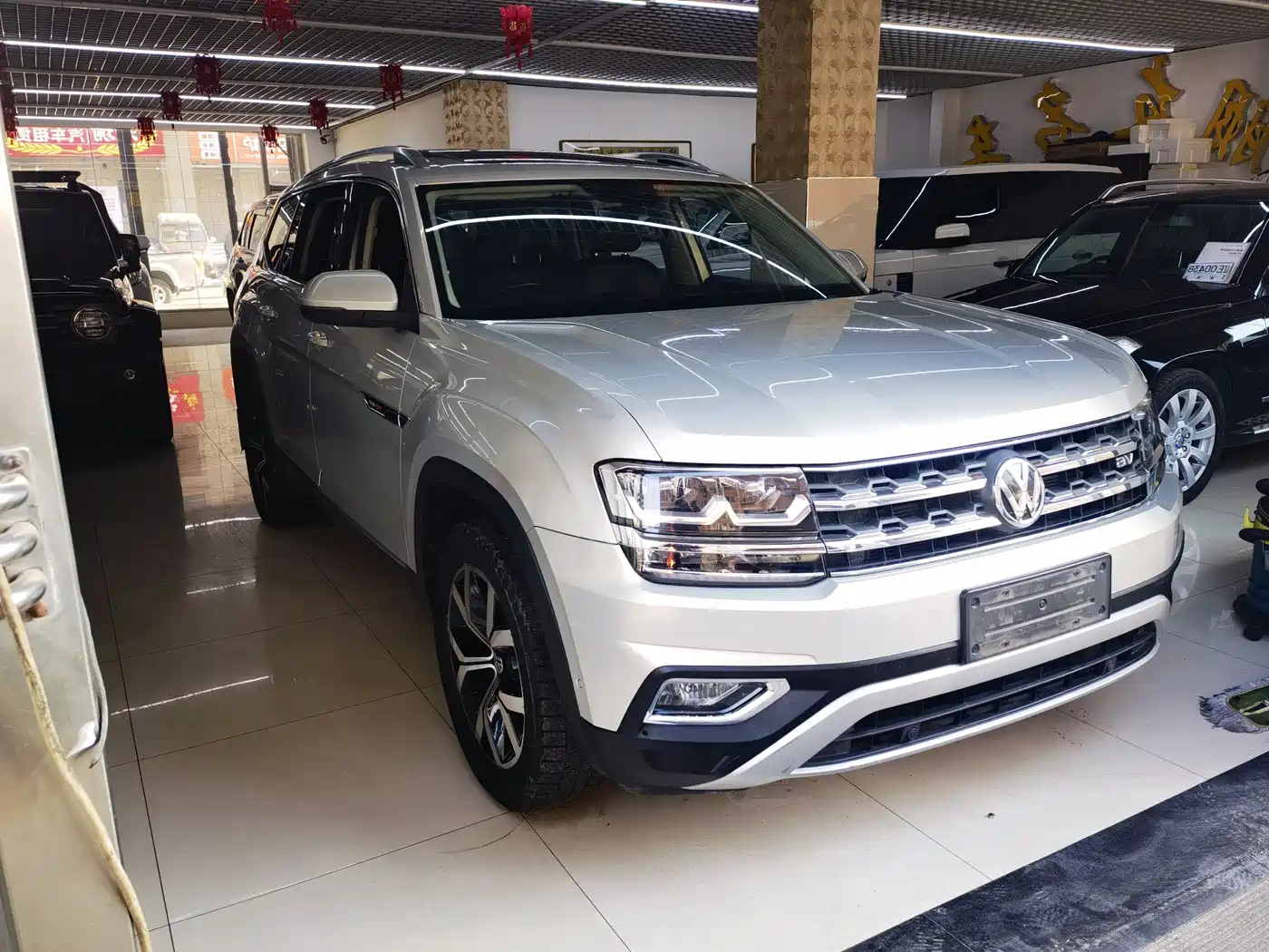 Volkswagen Teramont 2017 530 V6 4WD Luxury Edition фото 3