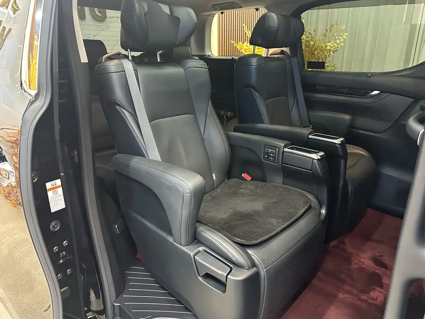 Toyota Vellfire 2021 Crown Hybrid 2.5L HV Luxury Edition фото 10
