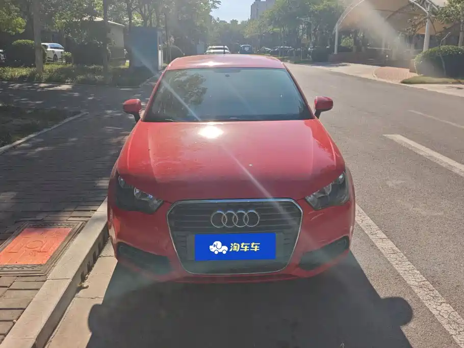 Audi A1 2015 2014 30 TFSI Sportback Fashion