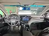 Photo 10 - Toyota Camry