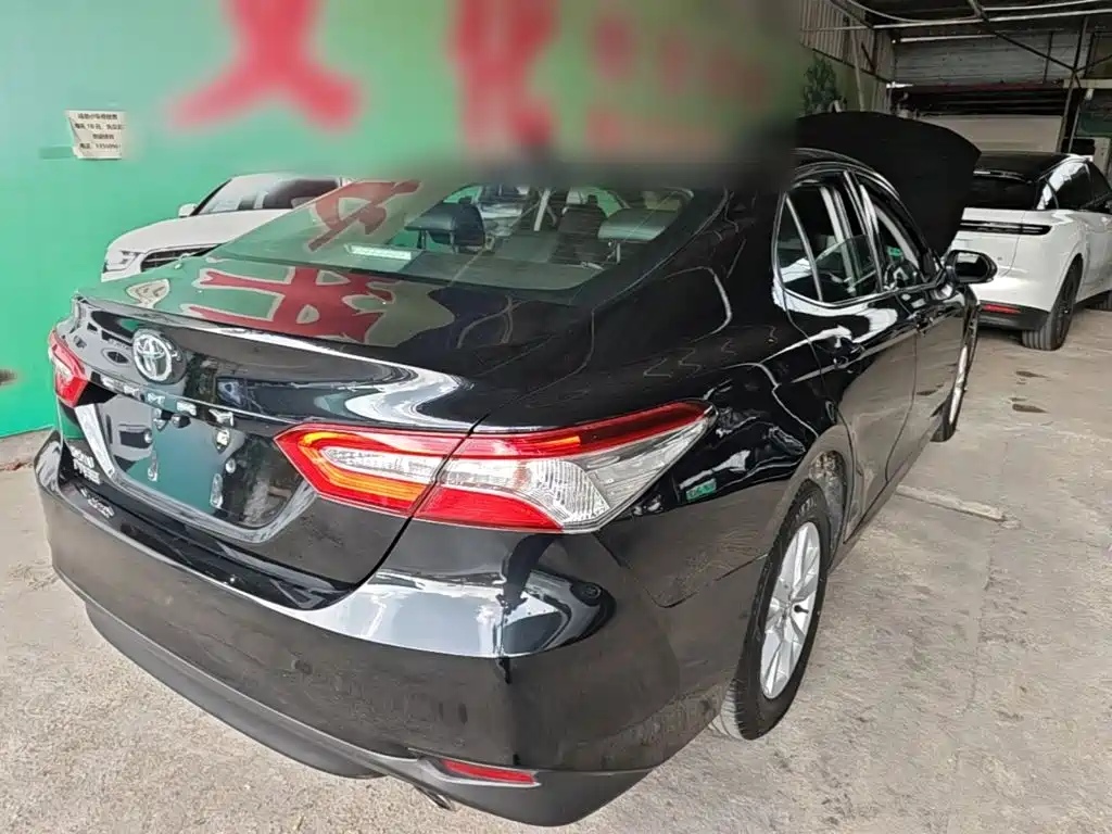 Photo 7 - Toyota Camry