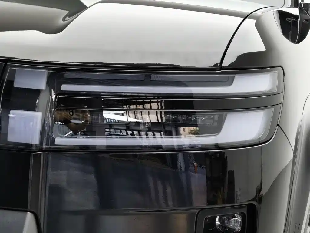 Fang Cheng Bao Titanium 7 2025 2025 AWD Base Model