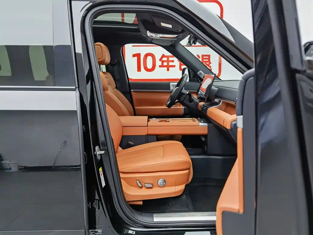 Fang Cheng Bao Titanium 7 2025 2025 AWD Base Model