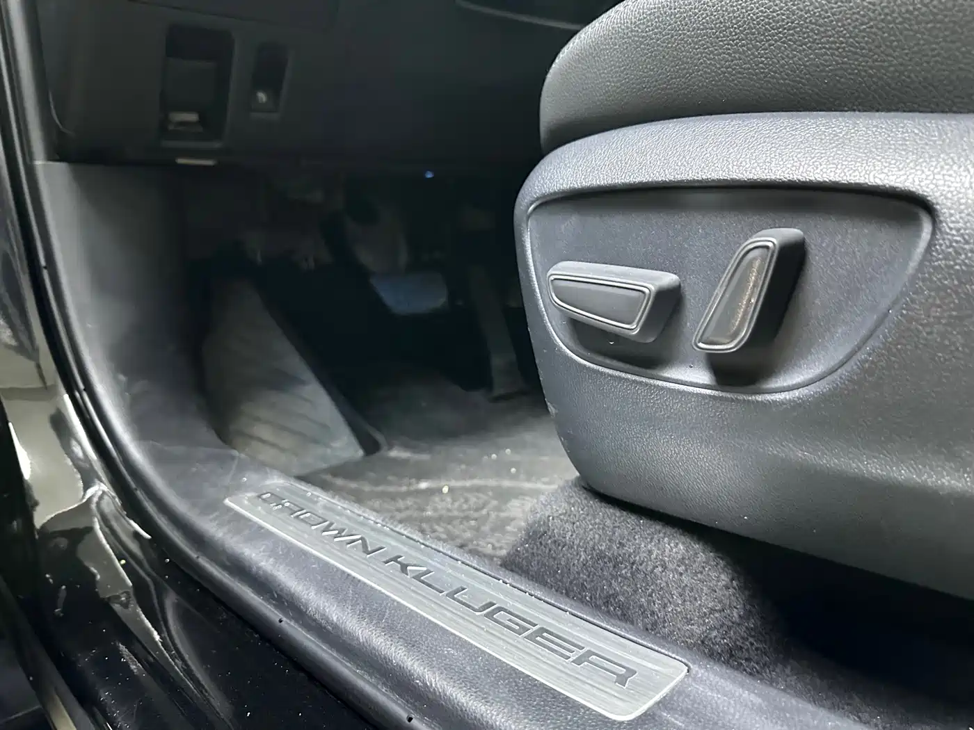 Toyota Crown Kluger 2022 2.5L HEV 4WD Premium Edition фото 14