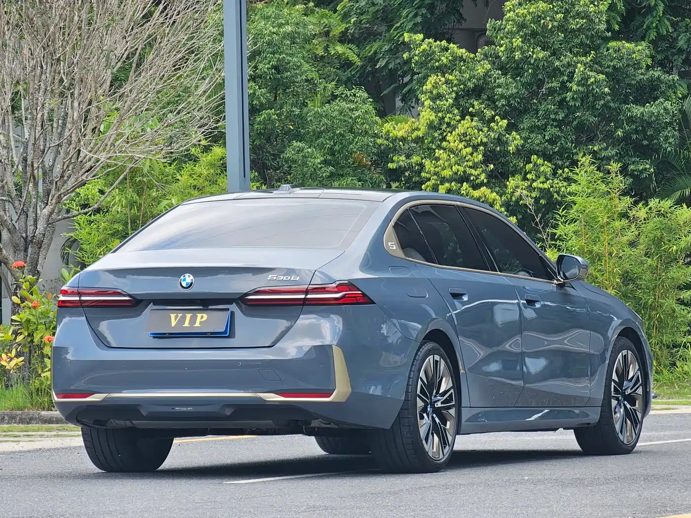 BMW 5 Series 2024 530Li Premium Luxury Package фото 13