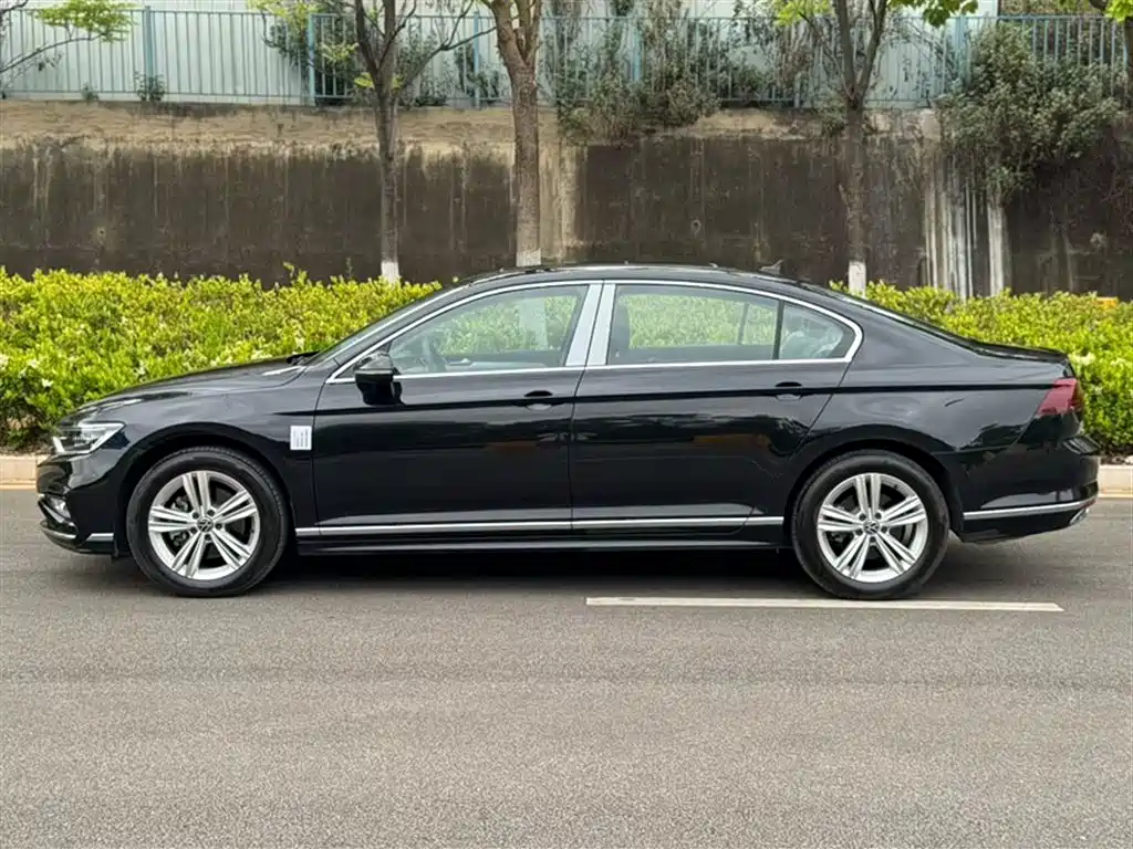 Volkswagen Magotan 2023 2 Million Units Commemorative Edition 280TSI DSG Comfort фото 11