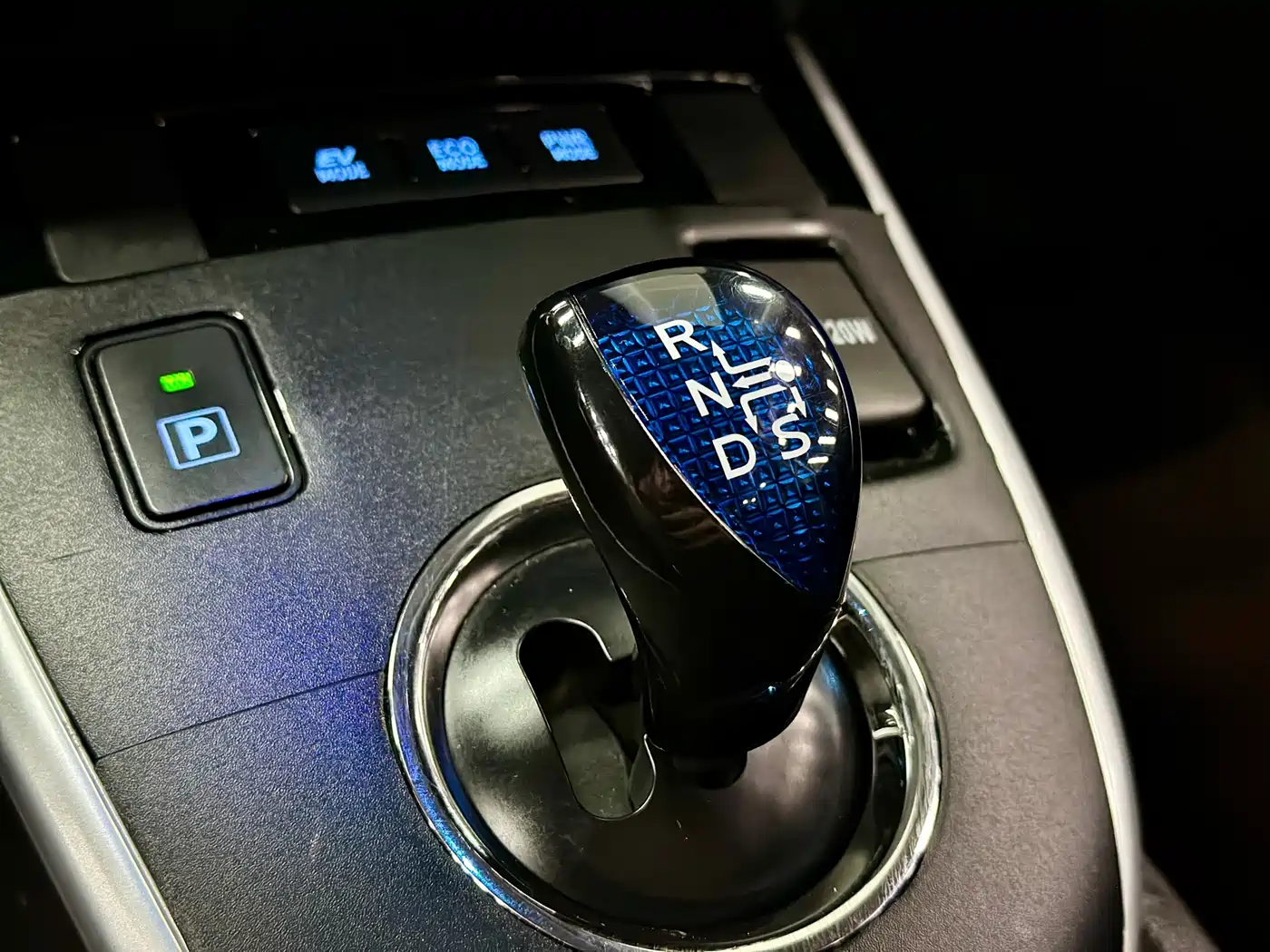 Toyota Levin 2017 Facelift Hybrid 1.8H GS E-CVT Elite Sunroof Edition China V фото 9