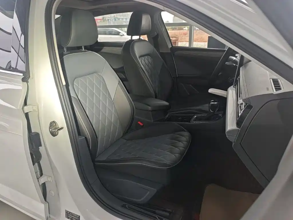 Volkswagen Sagitar, миниатюра 25