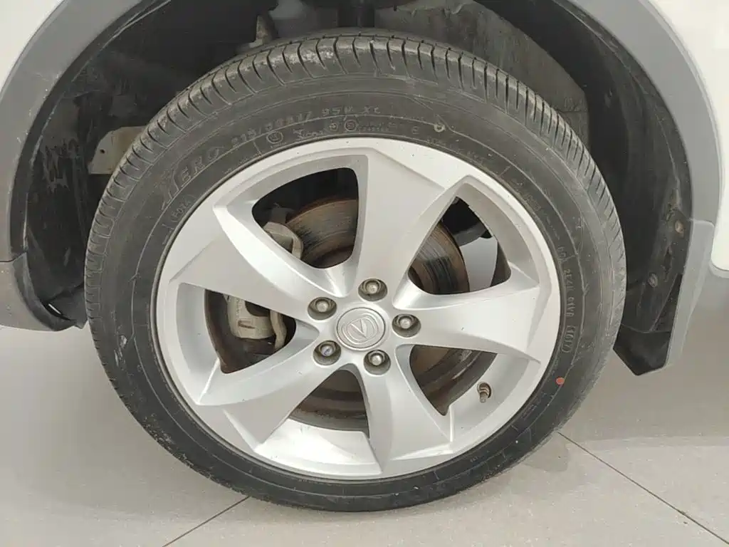 Фото 23 - Changan CS35