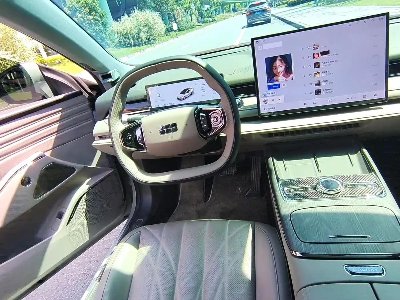 Geely Galaxy Galaxy Xingyao 8 2025 2025 130km EM-i Premium Edition