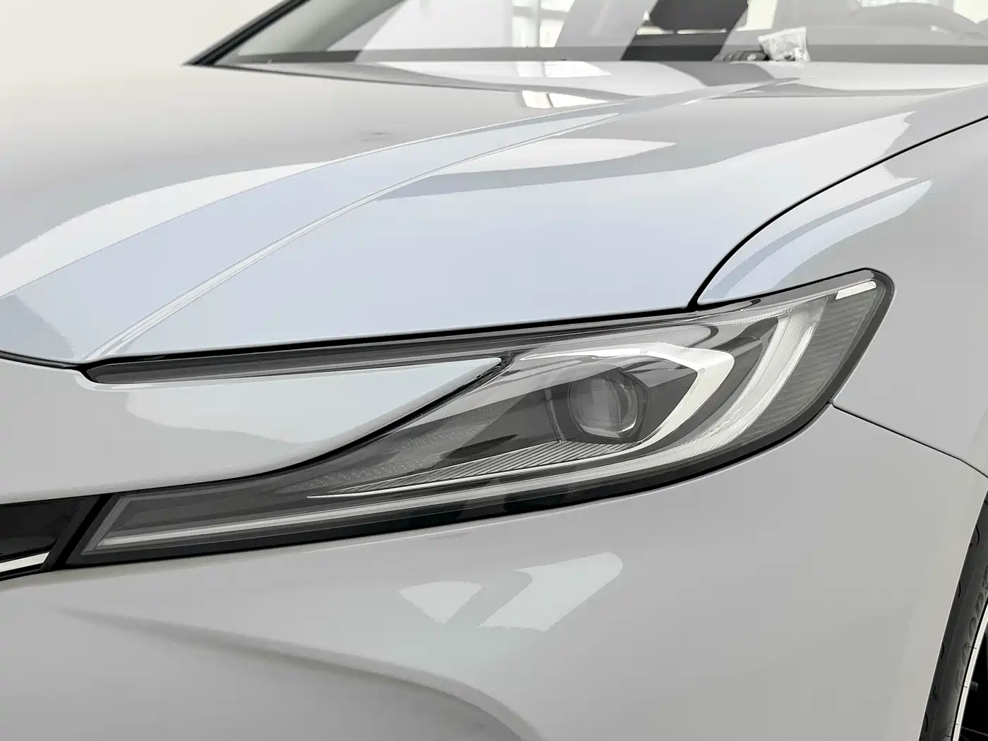 Toyota Camry 2024 Hybrid 2.5HG Premium Edition фото 18