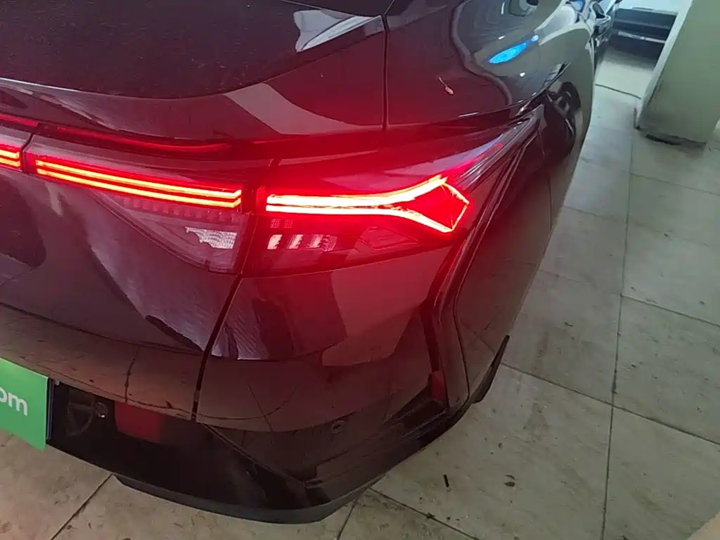 Dongfeng Aeolus Yixuan 2020 2020 230T Auto Dazzling Night Knight Edition