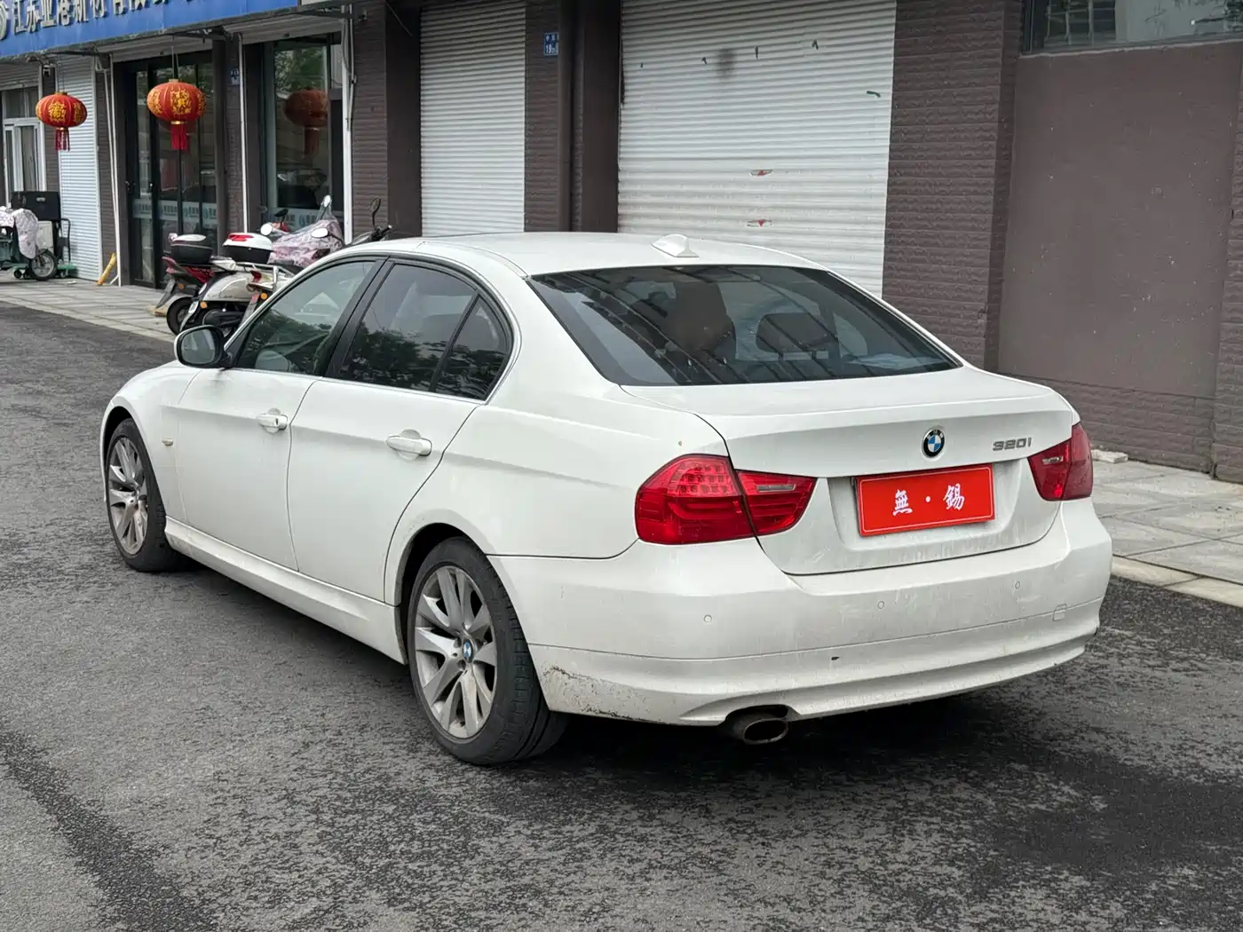 BMW 3 Series 2011 320i Luxury фото 9