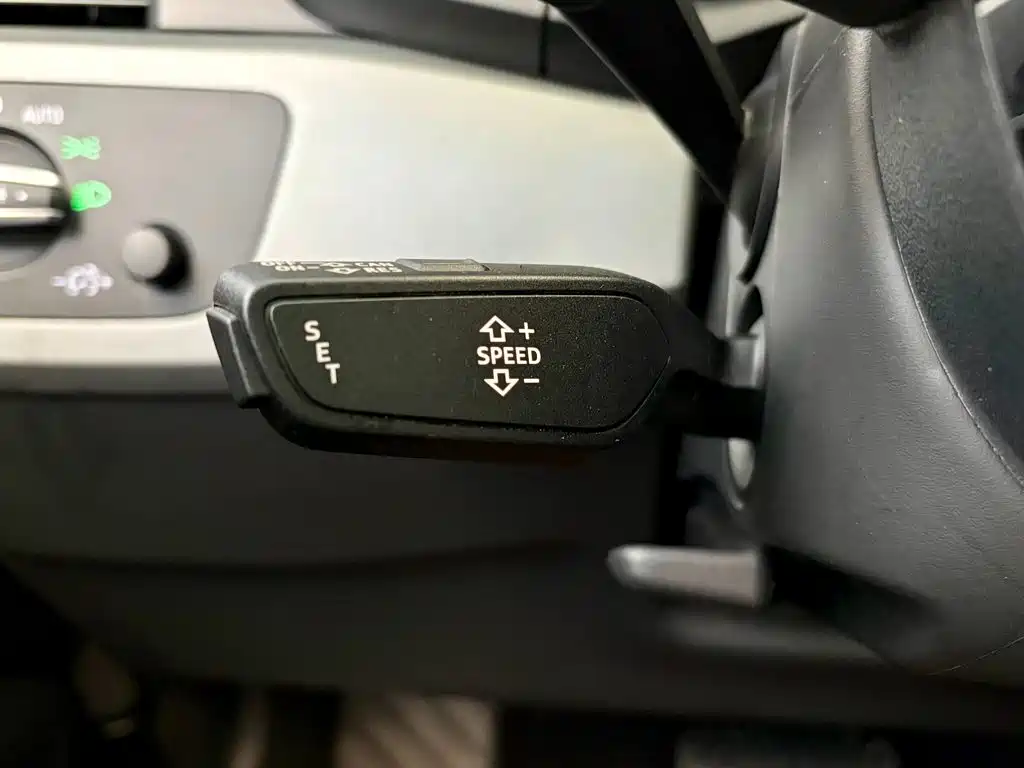 Photo 15 - Audi A4L