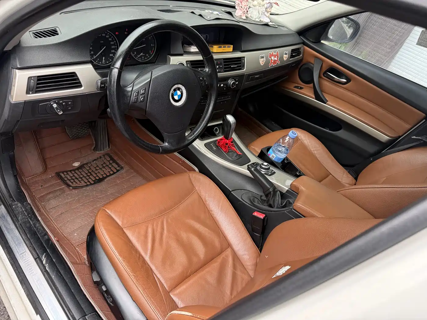 BMW 3 Series 2011 320i Luxury фото 4