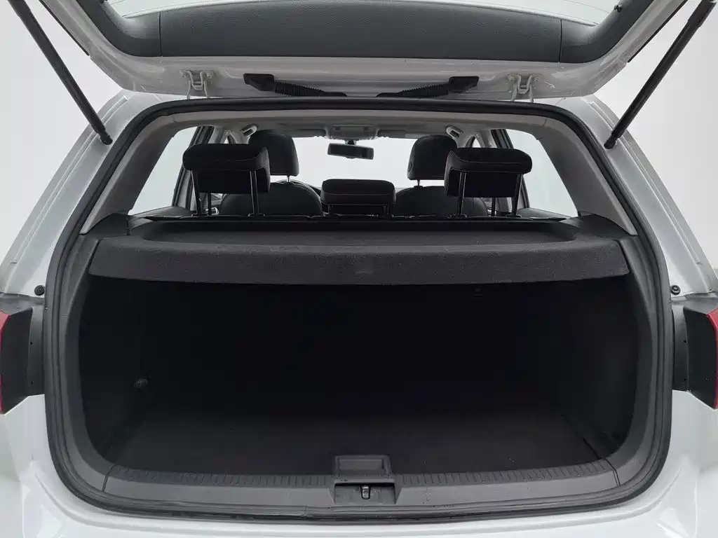 صورة 16 - Volkswagen Golf