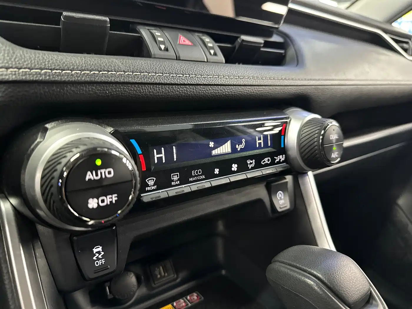Toyota RAV4 Rongfang 2023 2.0L CVT 2WD Fashion Edition фото 8