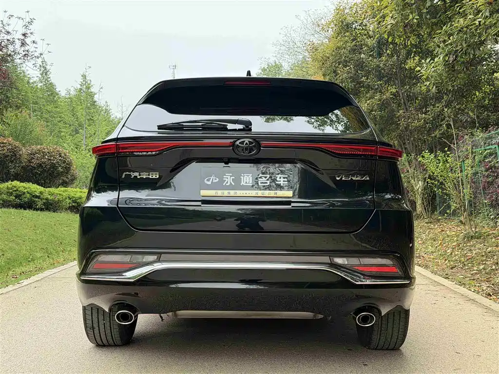 Toyota Venza 2023 2.0L CVT FWD Luxury фото 14