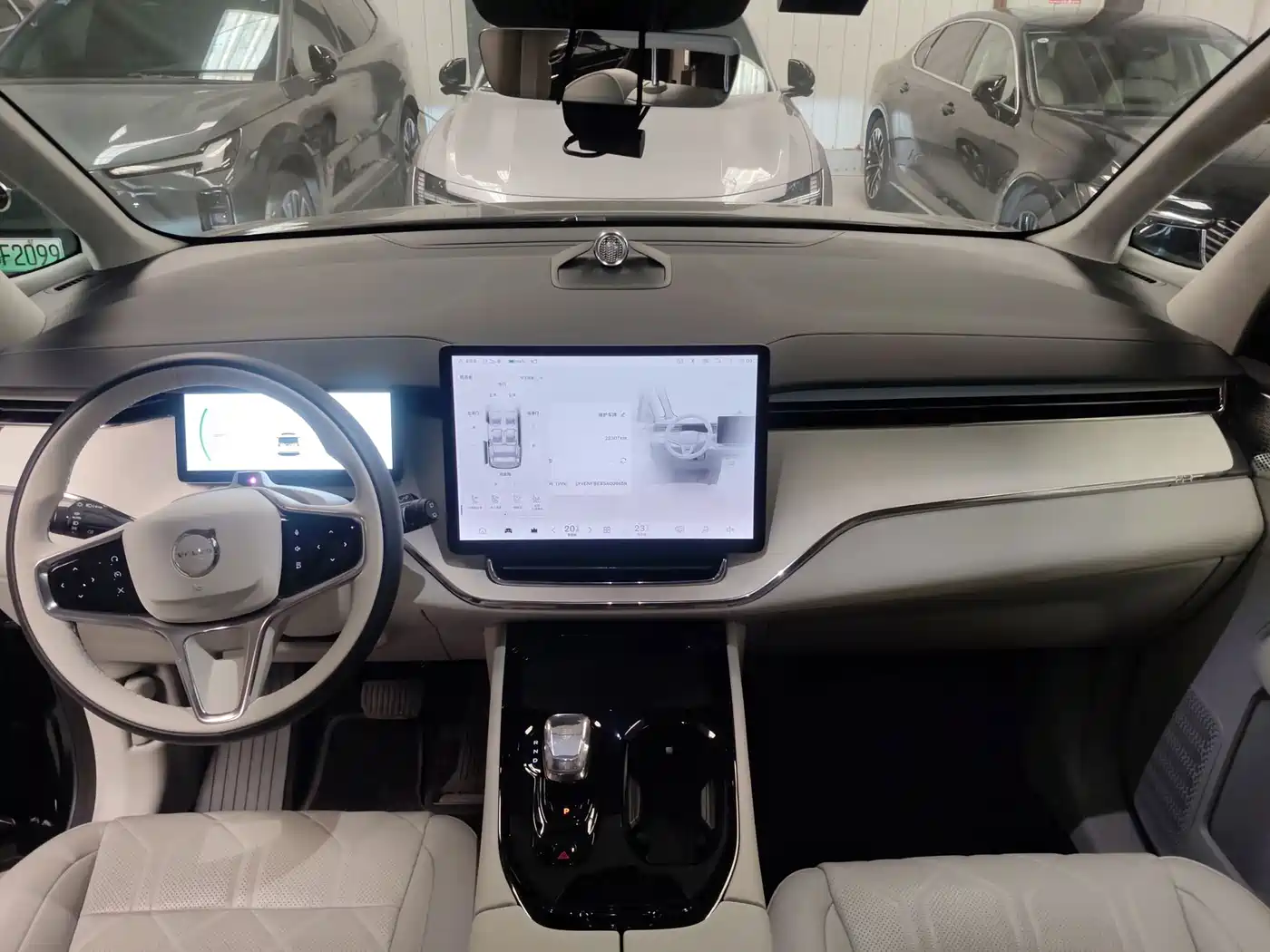 Volvo EM90 2024 2025 Ultra Six-Seater