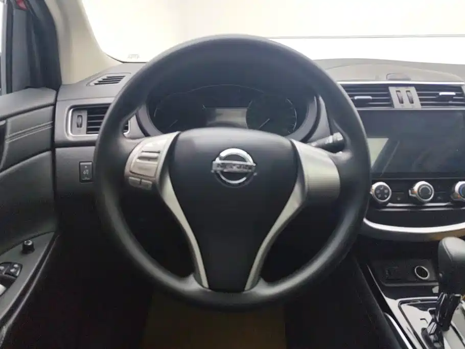 Nissan Tiida 2024 2024 1.6L CVT Cool Sport Edition