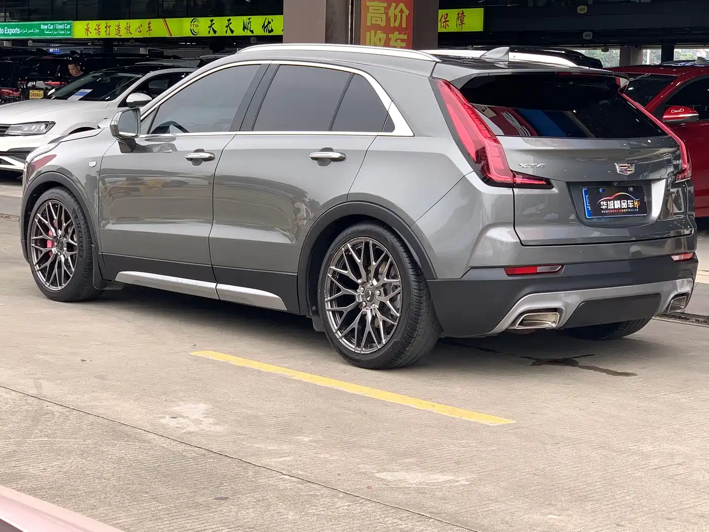 Cadillac XT4 2018 28T FWD Leading Edition фото 6