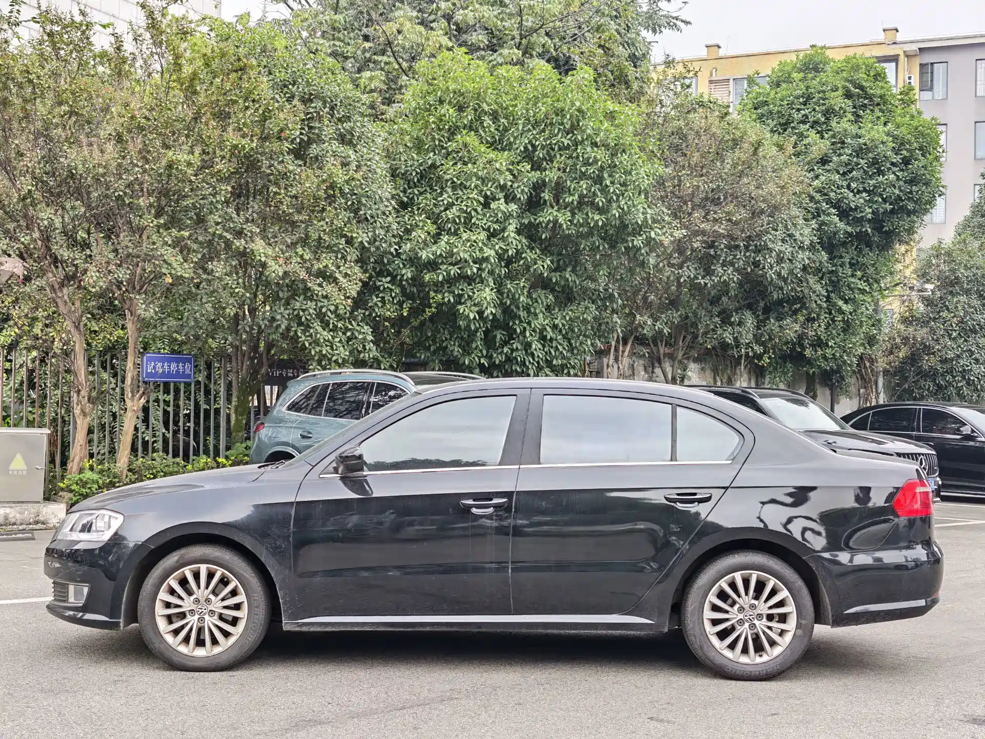 صورة 6 - Volkswagen Lavida